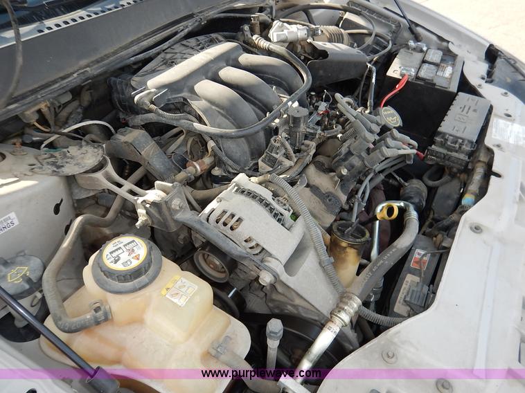 image for item L3550 2006 Ford Taurus SE