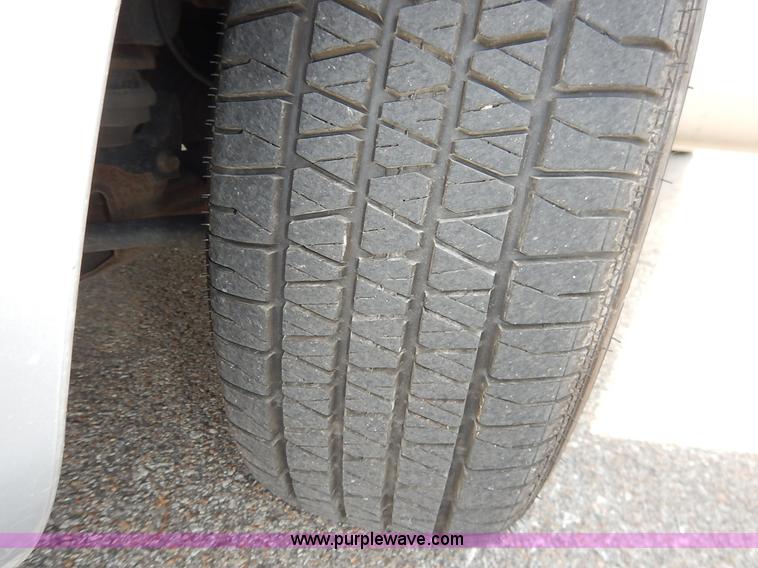 image for item L3550 2006 Ford Taurus SE