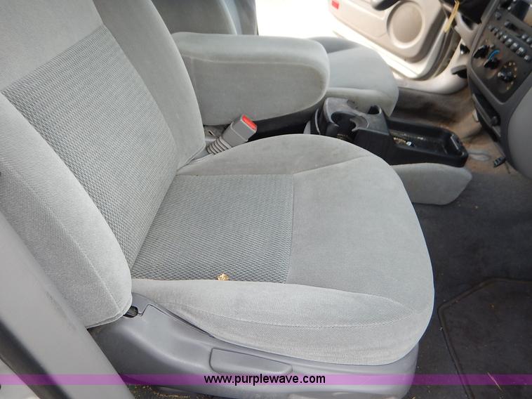 image for item L3550 2006 Ford Taurus SE