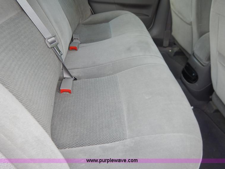 image for item L3550 2006 Ford Taurus SE