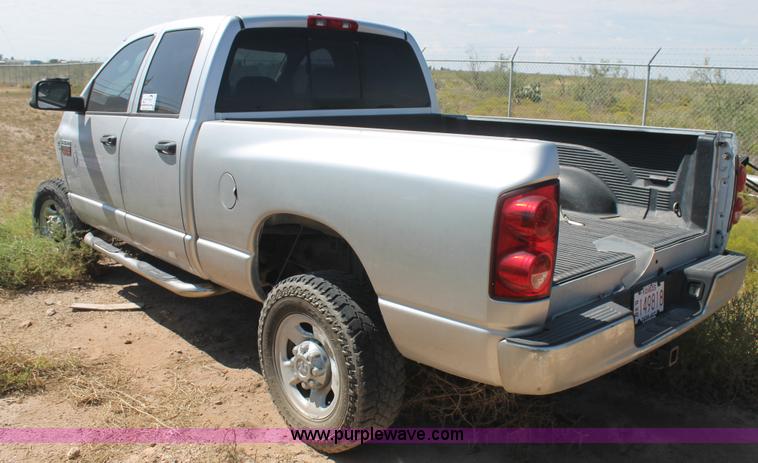 image for item L4453 2008 Dodge Ram 2500 Quad Cab pickup truck