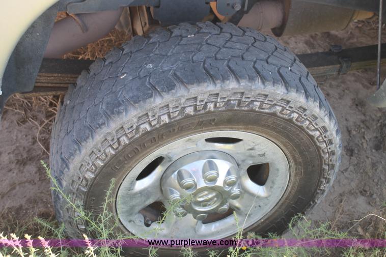 image for item L4453 2008 Dodge Ram 2500 Quad Cab pickup truck