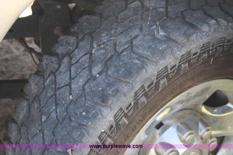 image for item L4453 2008 Dodge Ram 2500 Quad Cab pickup truck