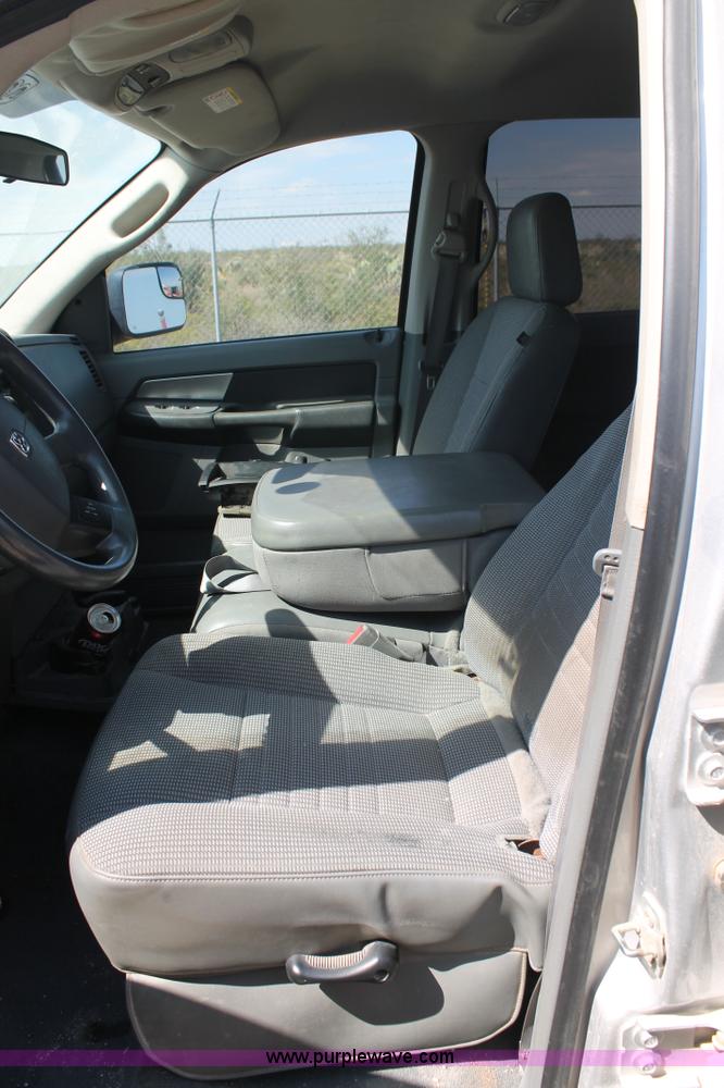 image for item L4453 2008 Dodge Ram 2500 Quad Cab pickup truck