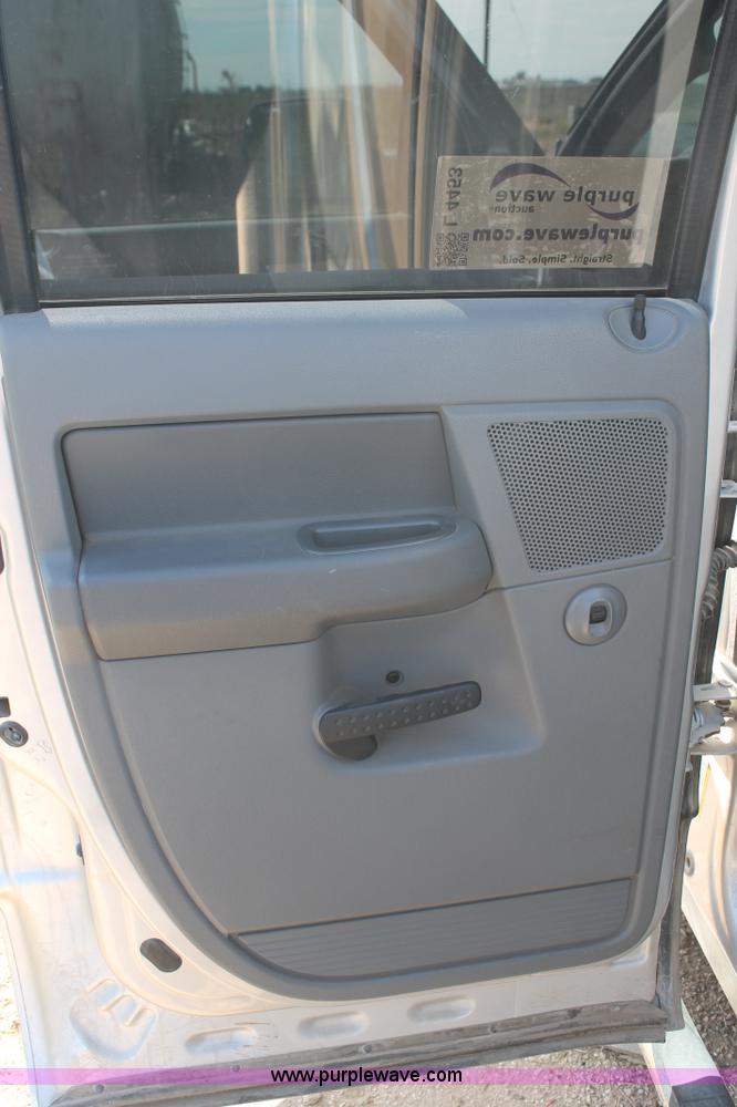 image for item L4453 2008 Dodge Ram 2500 Quad Cab pickup truck