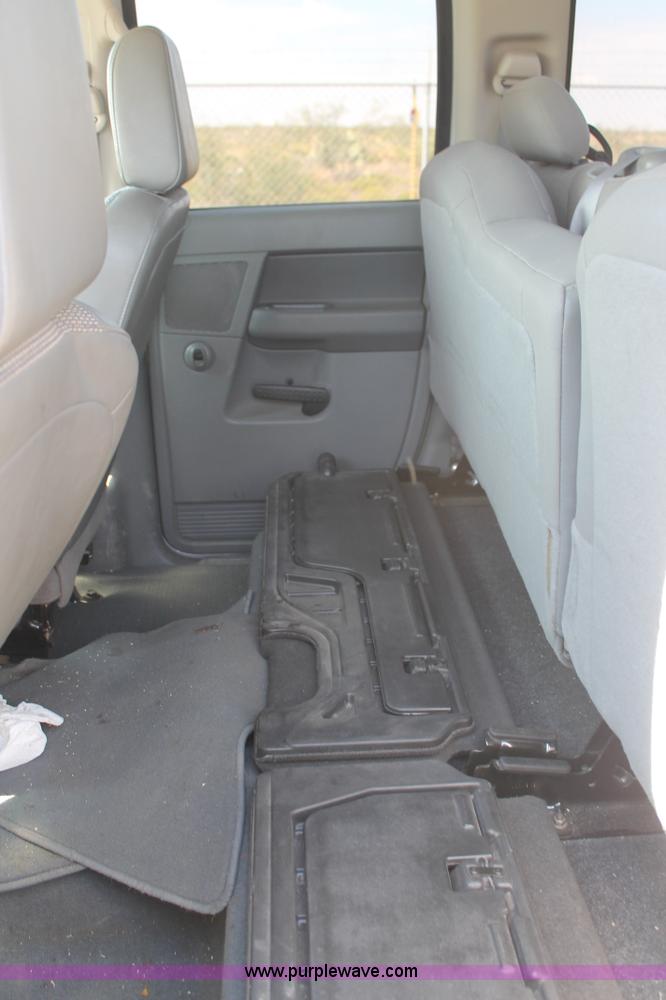 image for item L4453 2008 Dodge Ram 2500 Quad Cab pickup truck