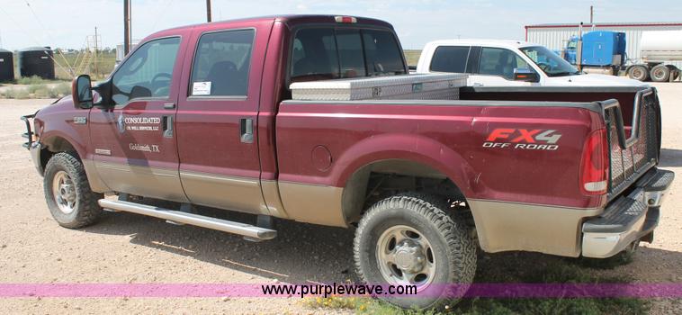 image for item L4454 2004 Ford F250 Super Duty pickup truck