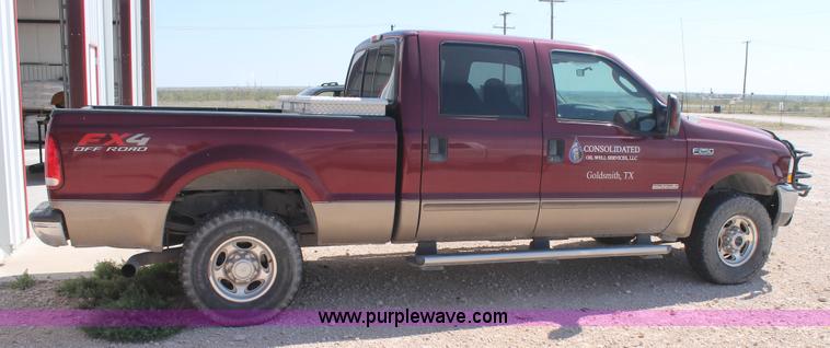 image for item L4454 2004 Ford F250 Super Duty pickup truck