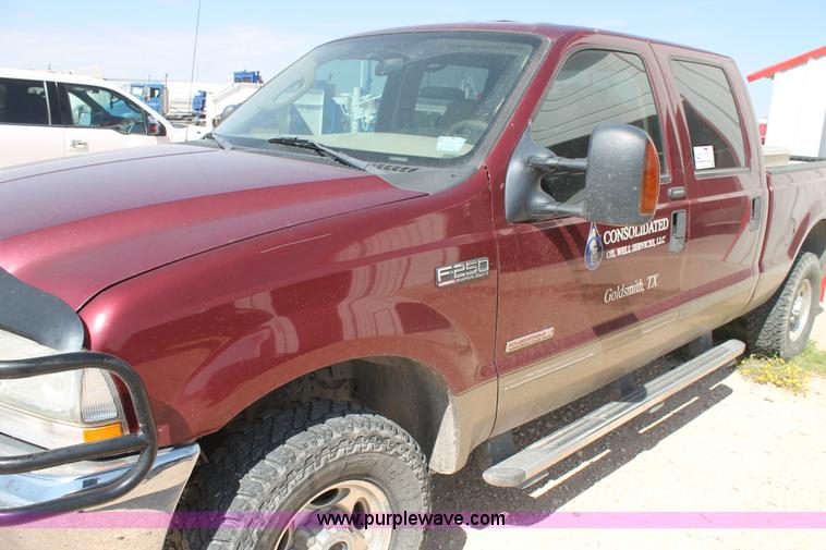 image for item L4454 2004 Ford F250 Super Duty pickup truck