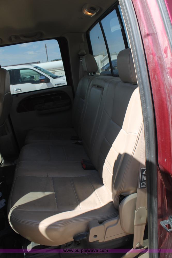 image for item L4454 2004 Ford F250 Super Duty pickup truck