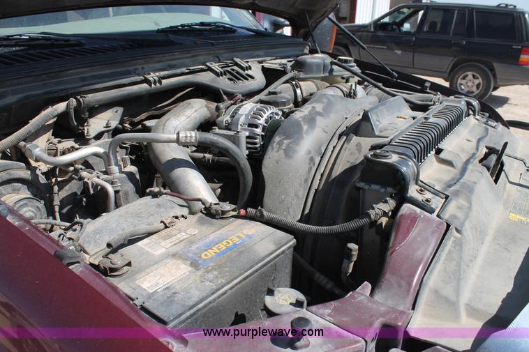 image for item L4454 2004 Ford F250 Super Duty pickup truck