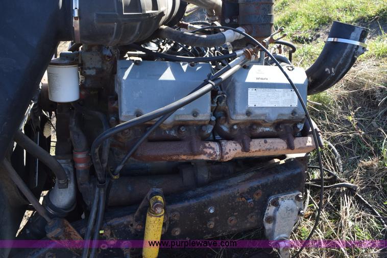image for item L5137 1985 Mack E9 eight cylinder diesel engine