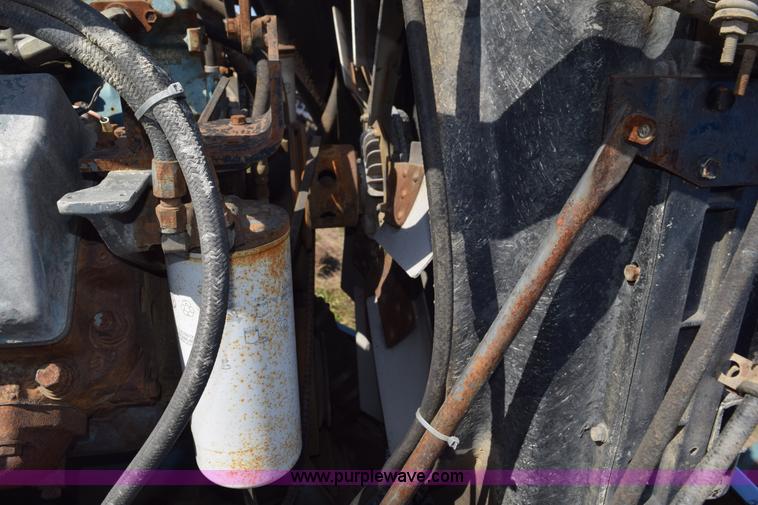 image for item L5137 1985 Mack E9 eight cylinder diesel engine