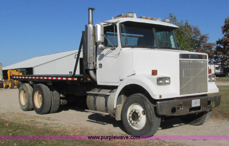 image for item L5306 1986 Volvo White flatbed truck