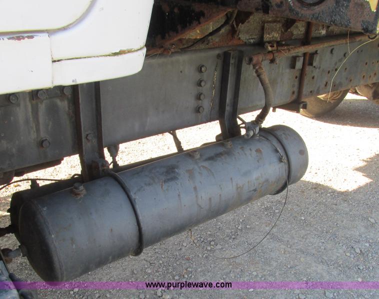 image for item L5306 1986 Volvo White flatbed truck