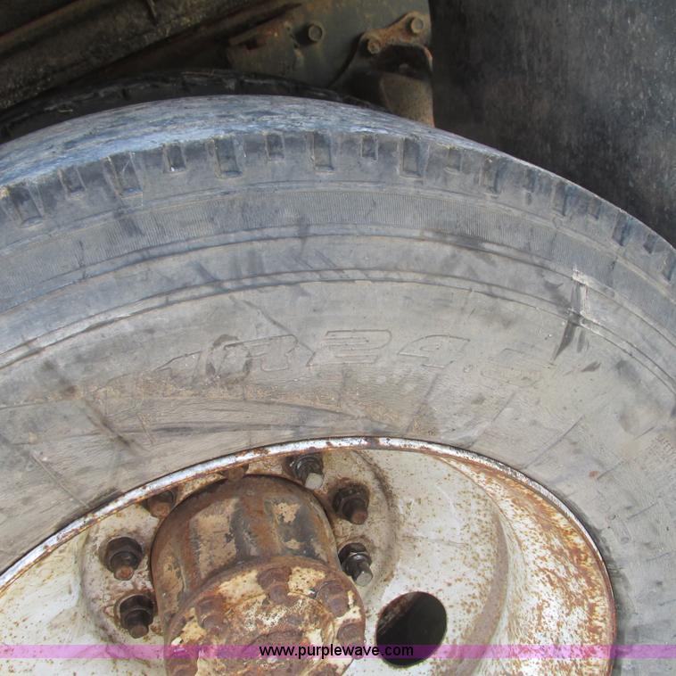 image for item L5306 1986 Volvo White flatbed truck