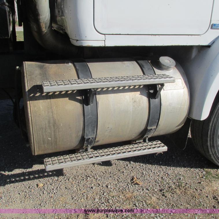 image for item L5306 1986 Volvo White flatbed truck