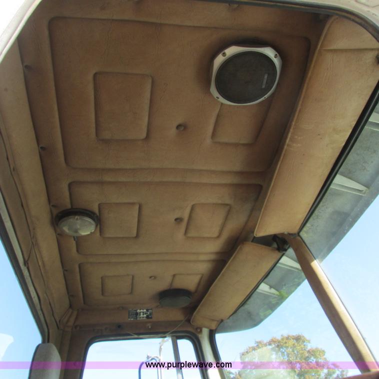 image for item L5306 1986 Volvo White flatbed truck