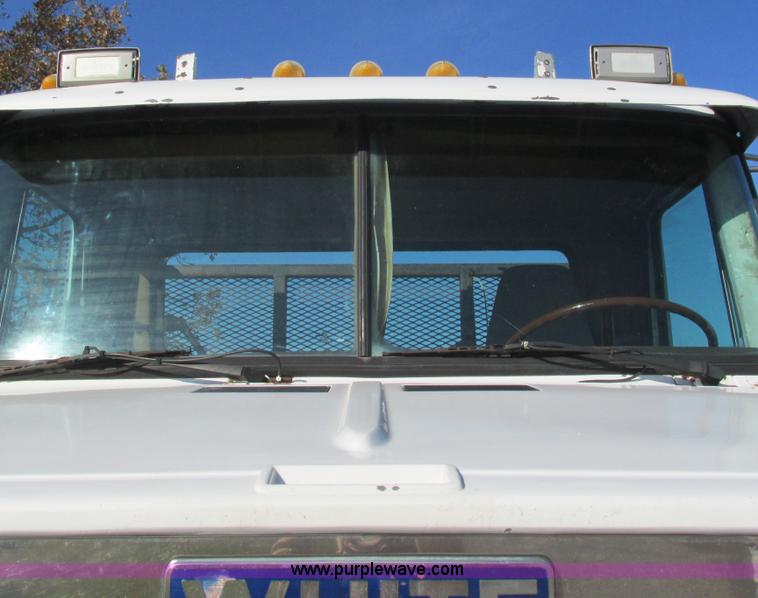 image for item L5306 1986 Volvo White flatbed truck