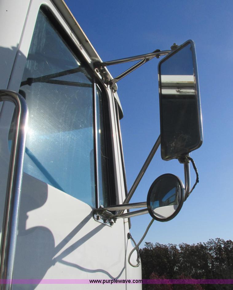 image for item L5306 1986 Volvo White flatbed truck