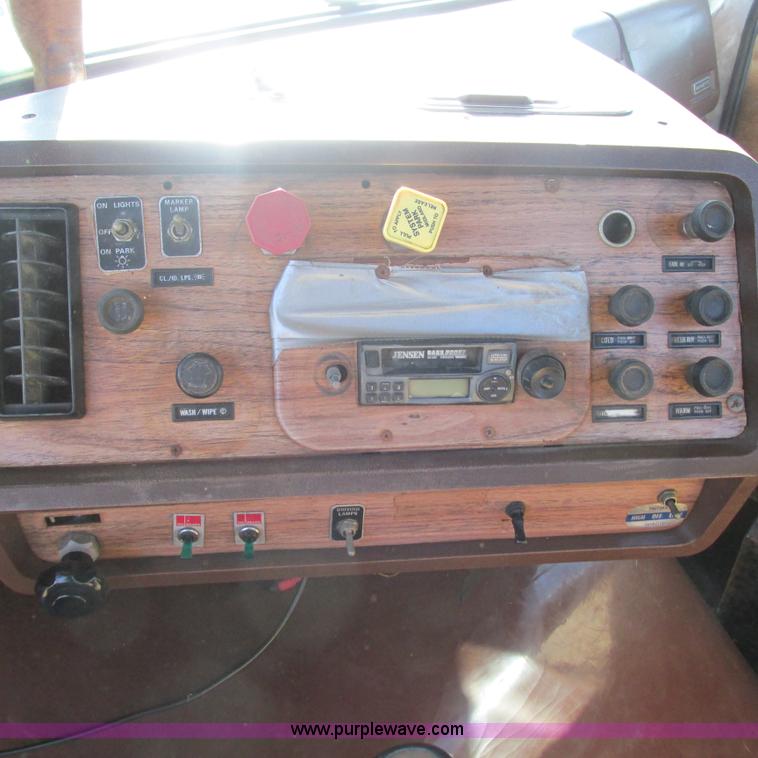 image for item L5306 1986 Volvo White flatbed truck