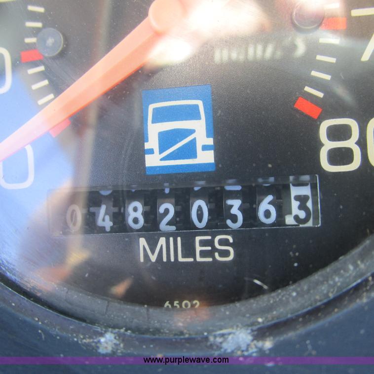 image for item L5306 1986 Volvo White flatbed truck