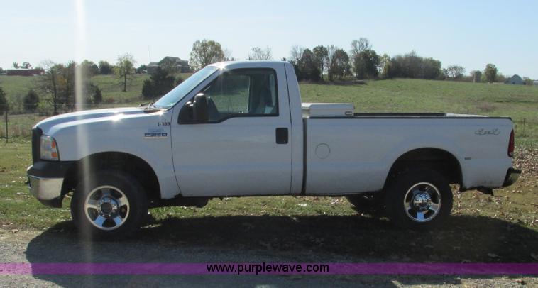 image for item L5308 2007 Ford F250 Super Duty pickup truck