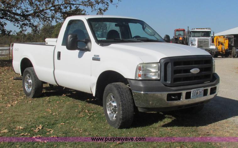 image for item L5308 2007 Ford F250 Super Duty pickup truck