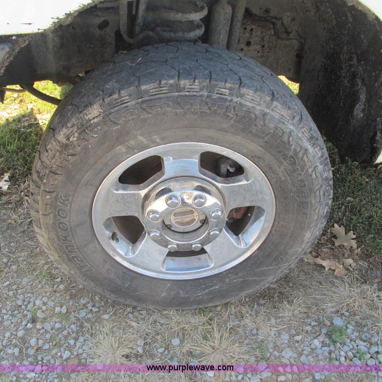 image for item L5308 2007 Ford F250 Super Duty pickup truck