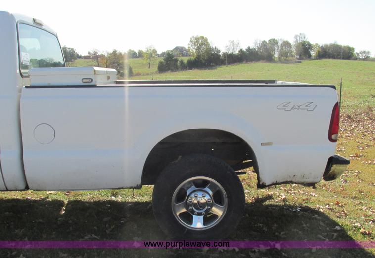 image for item L5308 2007 Ford F250 Super Duty pickup truck