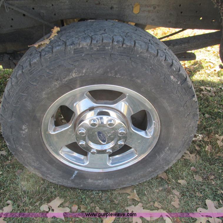 image for item L5308 2007 Ford F250 Super Duty pickup truck