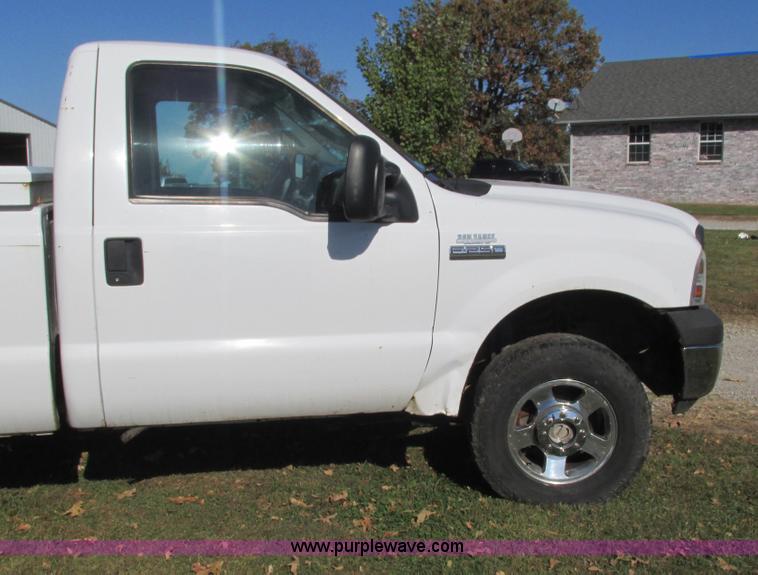 image for item L5308 2007 Ford F250 Super Duty pickup truck