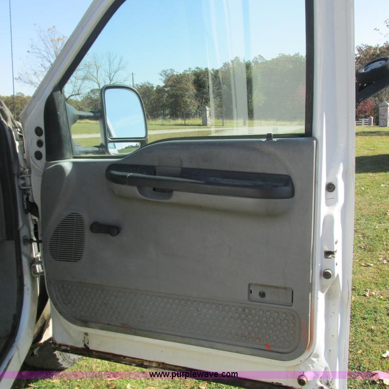 image for item L5308 2007 Ford F250 Super Duty pickup truck