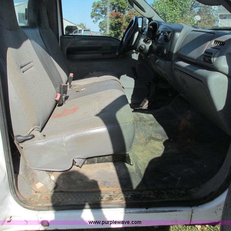 image for item L5308 2007 Ford F250 Super Duty pickup truck