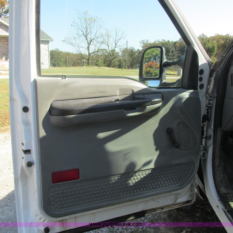 image for item L5308 2007 Ford F250 Super Duty pickup truck