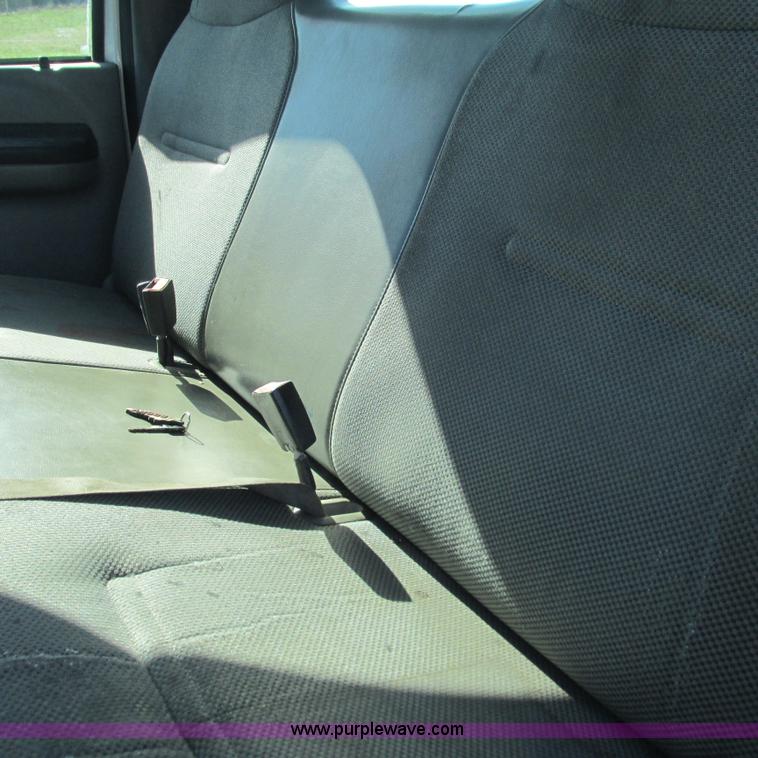 image for item L5308 2007 Ford F250 Super Duty pickup truck