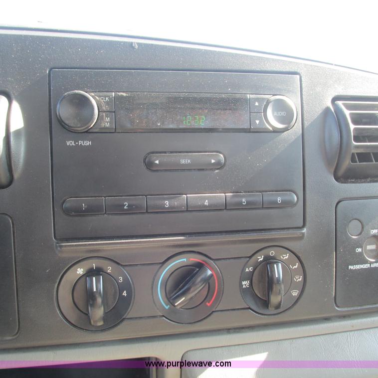 image for item L5308 2007 Ford F250 Super Duty pickup truck