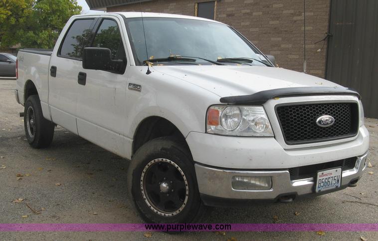 image for item L6424 2004 Ford F150 XLT SuperCrew pickup truck