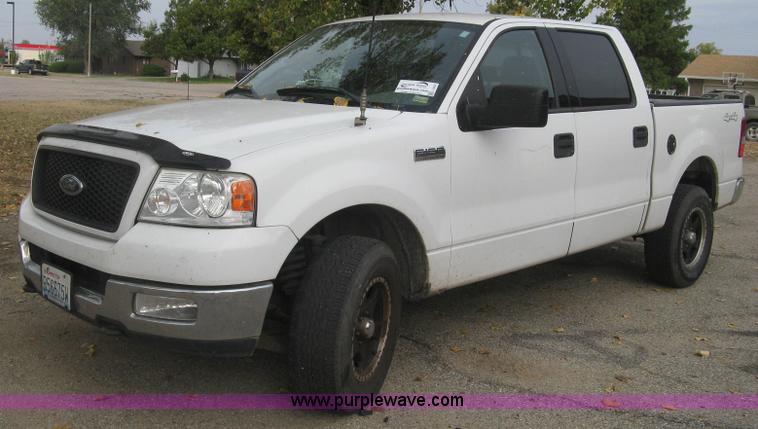 image for item L6424 2004 Ford F150 XLT SuperCrew pickup truck