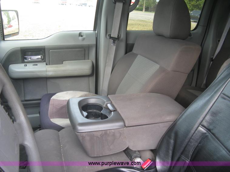 image for item L6424 2004 Ford F150 XLT SuperCrew pickup truck