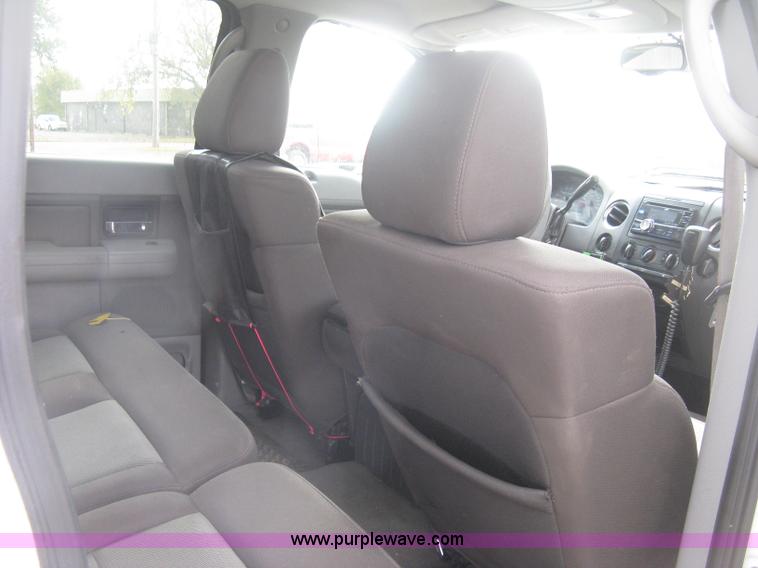 image for item L6424 2004 Ford F150 XLT SuperCrew pickup truck