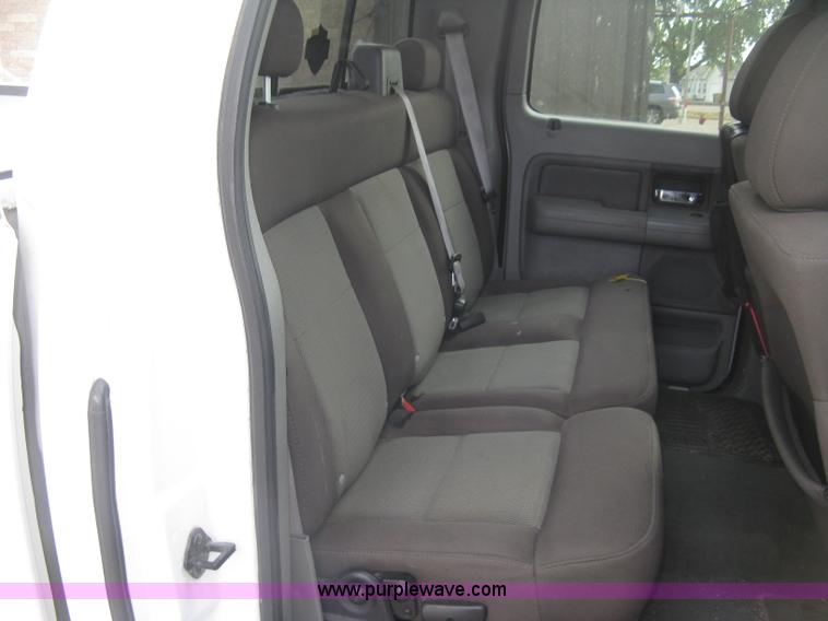 image for item L6424 2004 Ford F150 XLT SuperCrew pickup truck