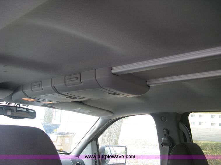 image for item L6424 2004 Ford F150 XLT SuperCrew pickup truck