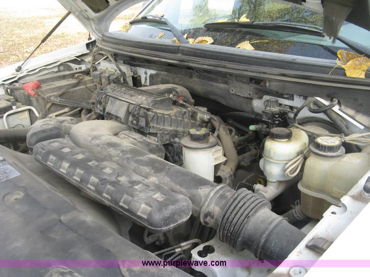 image for item L6424 2004 Ford F150 XLT SuperCrew pickup truck