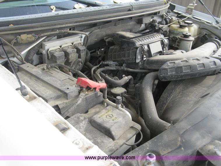 image for item L6424 2004 Ford F150 XLT SuperCrew pickup truck