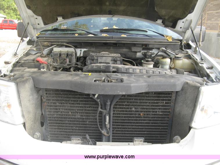 image for item L6424 2004 Ford F150 XLT SuperCrew pickup truck