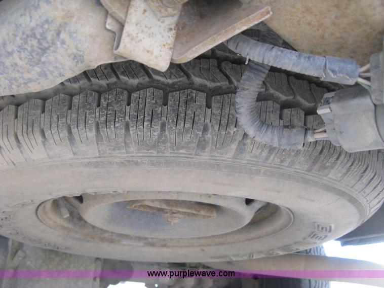 image for item L6424 2004 Ford F150 XLT SuperCrew pickup truck