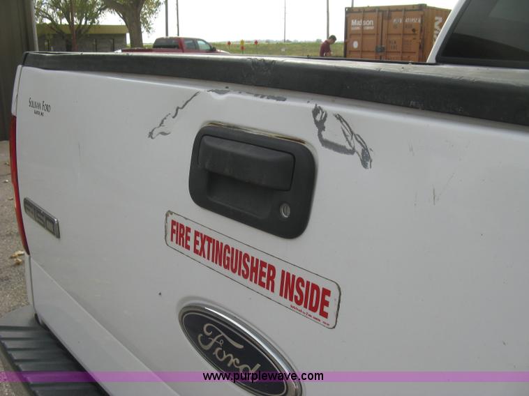 image for item L6424 2004 Ford F150 XLT SuperCrew pickup truck