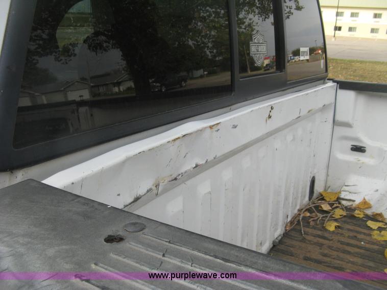 image for item L6424 2004 Ford F150 XLT SuperCrew pickup truck