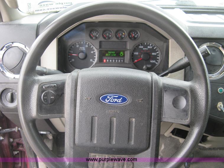 image for item L6425 2008 Ford F350 Super Duty XLT SuperCab pickup truck